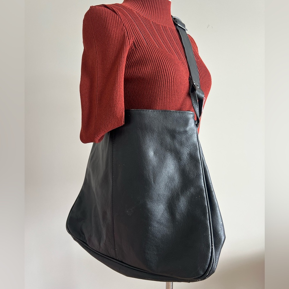 DEVON Fifth Avenue Saks Black leather tote shoulder bag